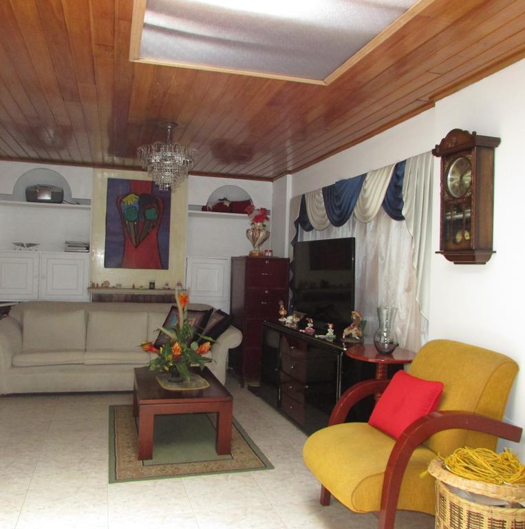 Maison d'hôtes Casa De Huespedes Shalom Victoria *